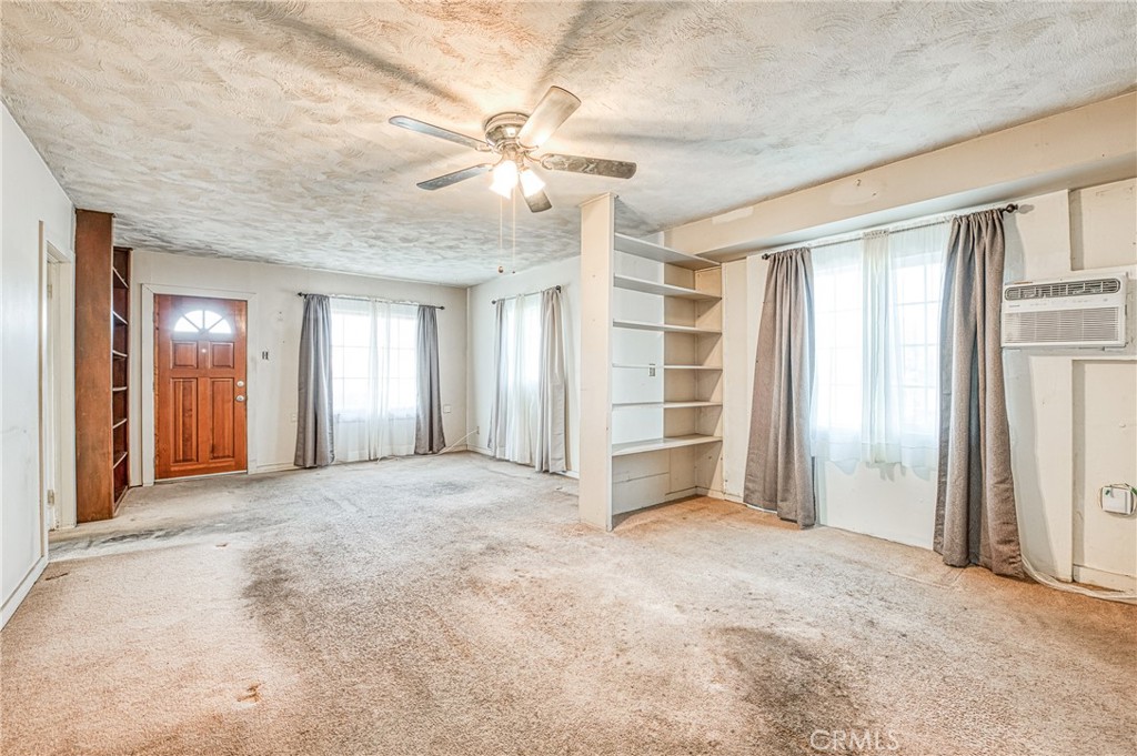2031 Whitson St, Selma, CA 93662