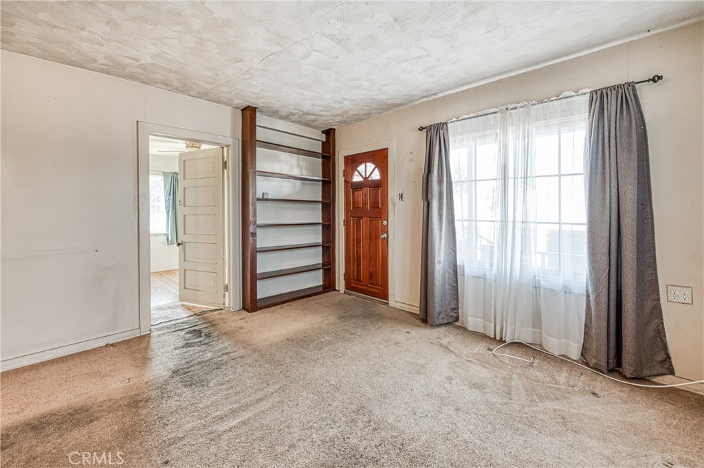 2031 Whitson St, Selma, CA 93662