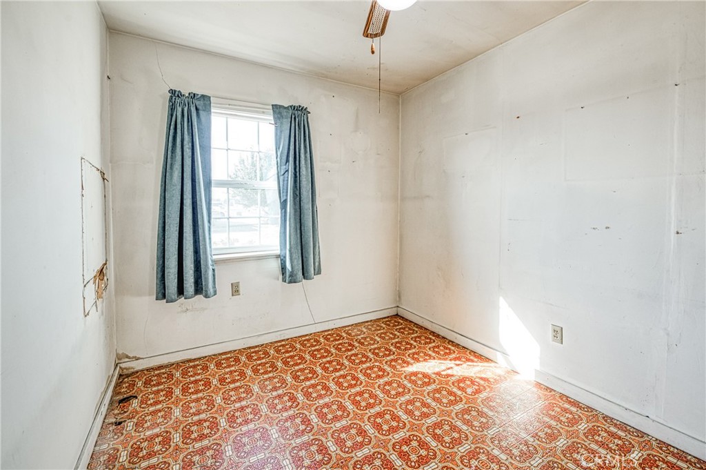 2031 Whitson St, Selma, CA 93662