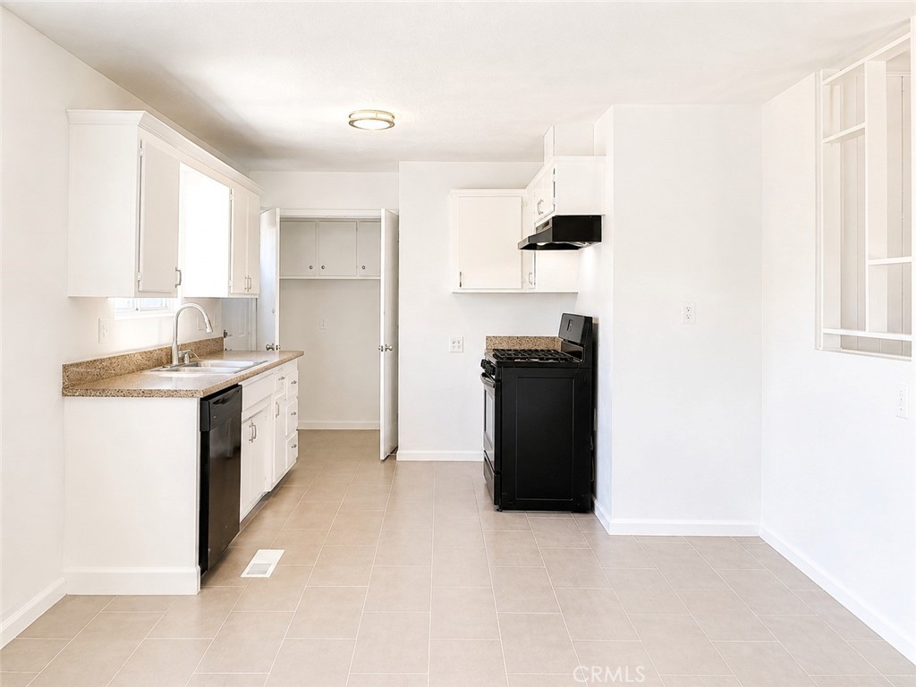 2337 W Shields, Fresno, CA 93705