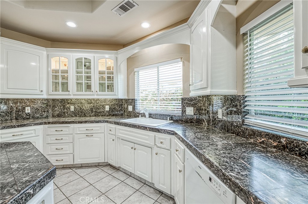 333 W River Ct, Fresno, CA 93711