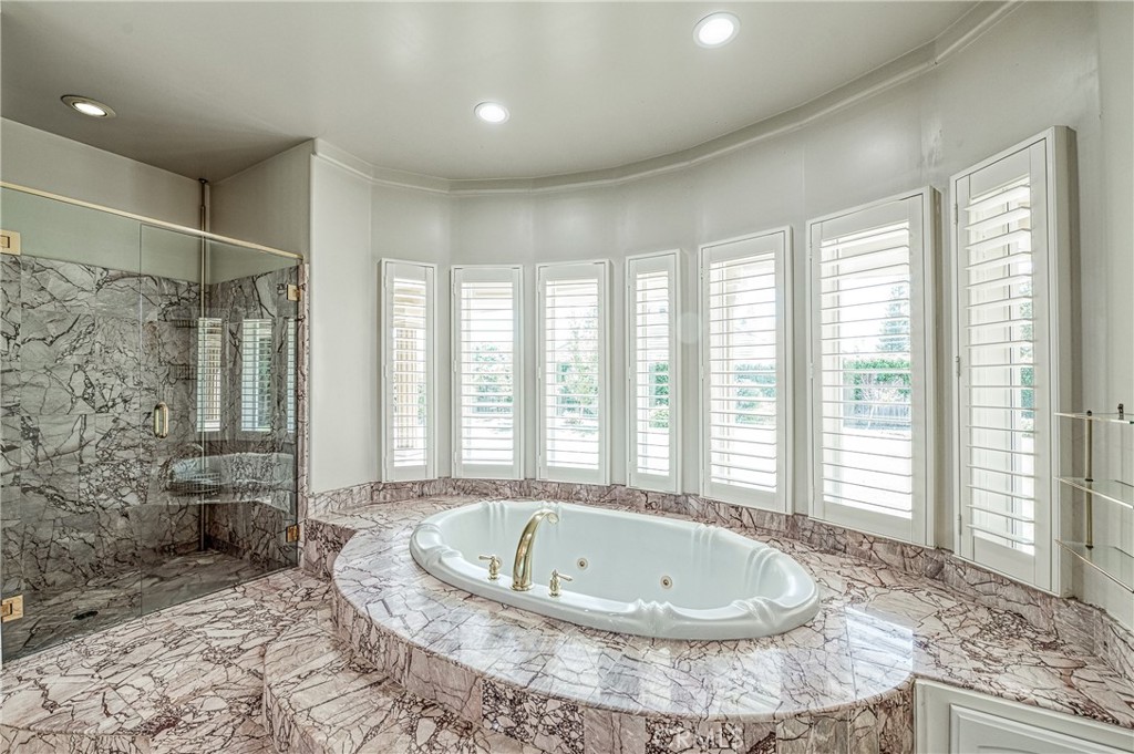 333 W River Ct, Fresno, CA 93711