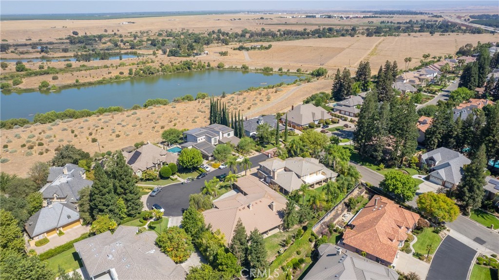 333 W River Ct, Fresno, CA 93711