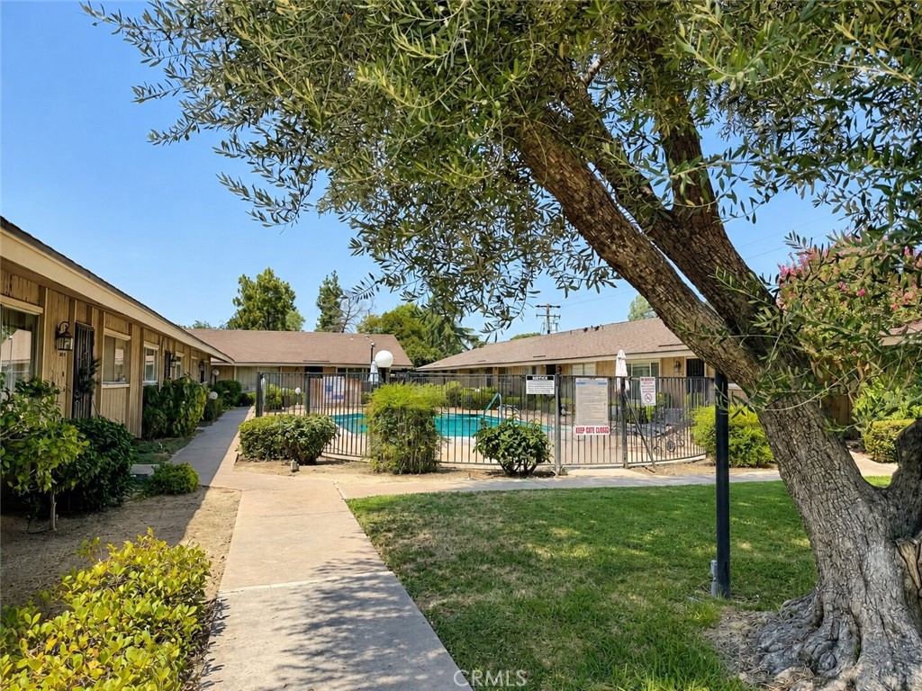3749 N Fruit #C, Fresno, CA 93705