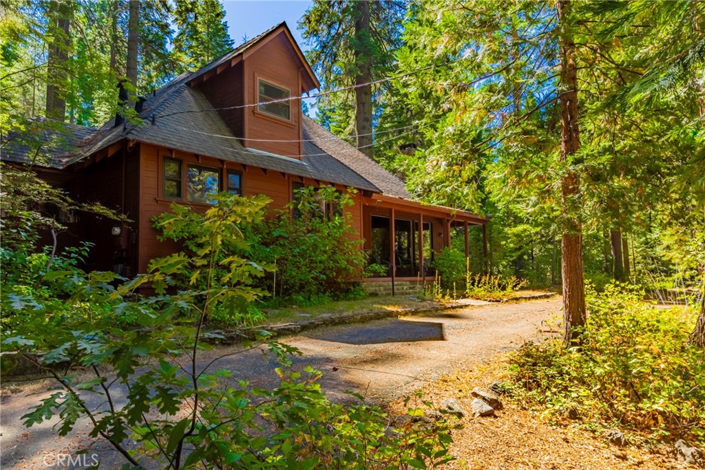 1173 Railroad Ln, Fish Camp, CA 93623