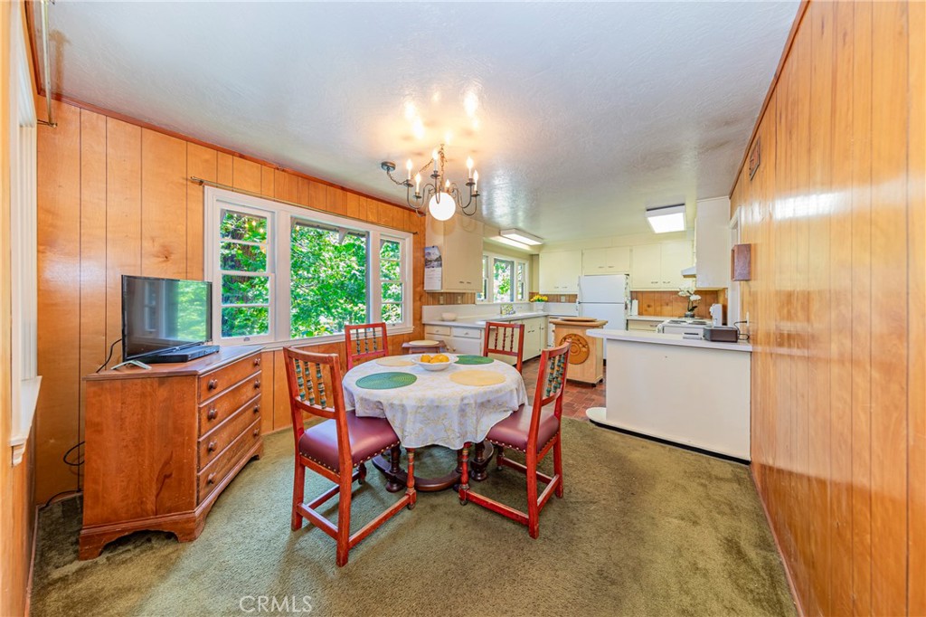 1173 Railroad Ln, Fish Camp, CA 93623