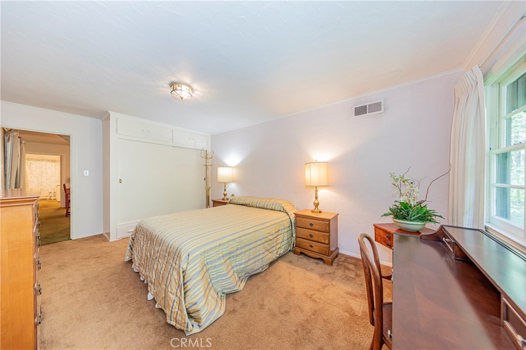 1173 Railroad Ln, Fish Camp, CA 93623