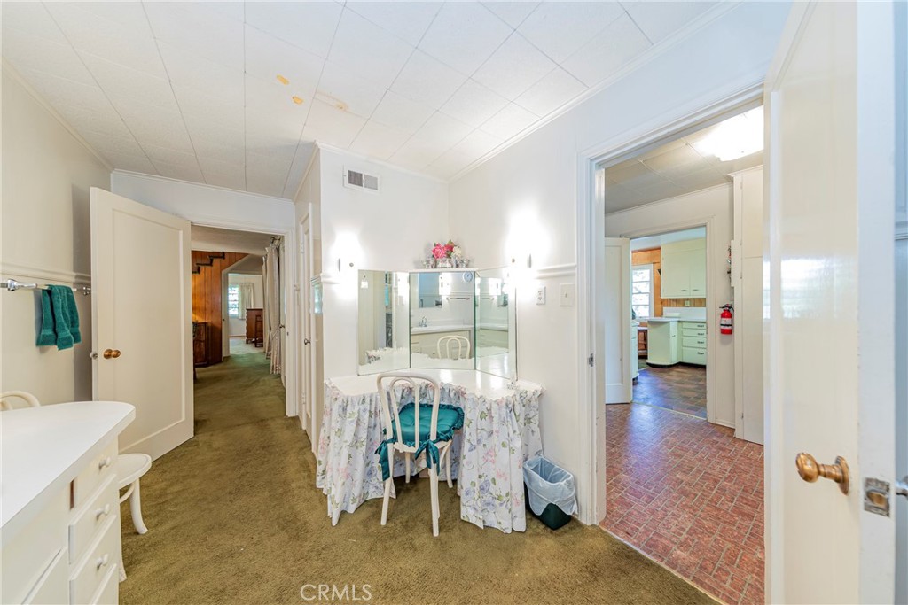 1173 Railroad Ln, Fish Camp, CA 93623