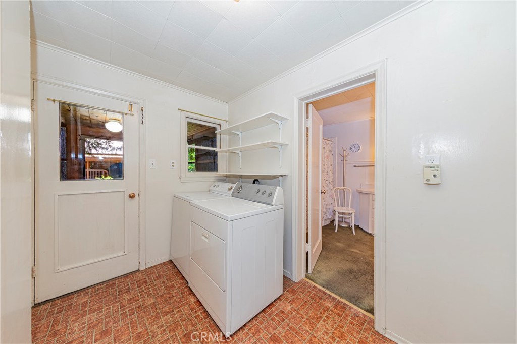 1173 Railroad Ln, Fish Camp, CA 93623