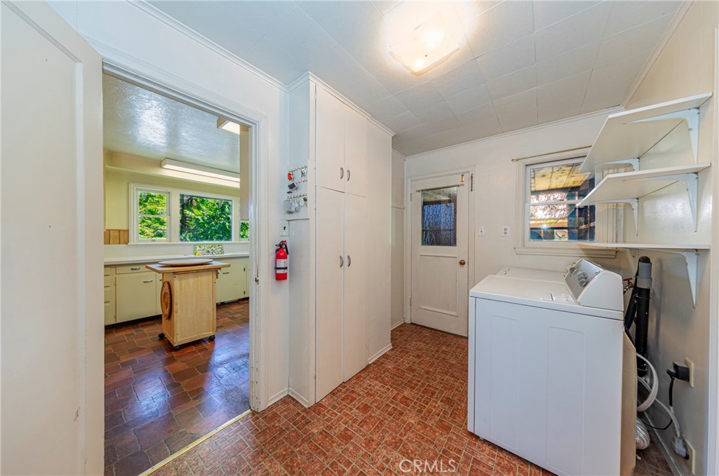 1173 Railroad Ln, Fish Camp, CA 93623