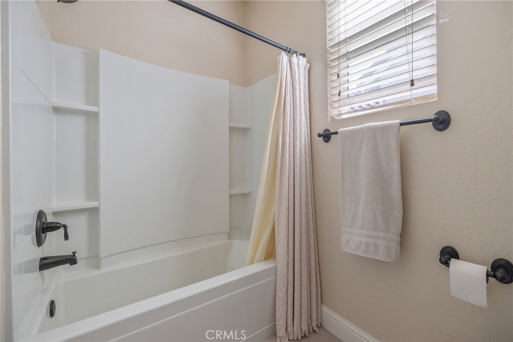 3036 Keats Ave, Clovis, CA 93619