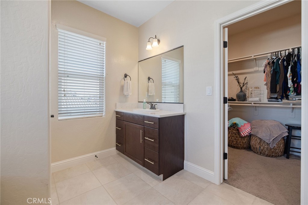3036 Keats Ave, Clovis, CA 93619