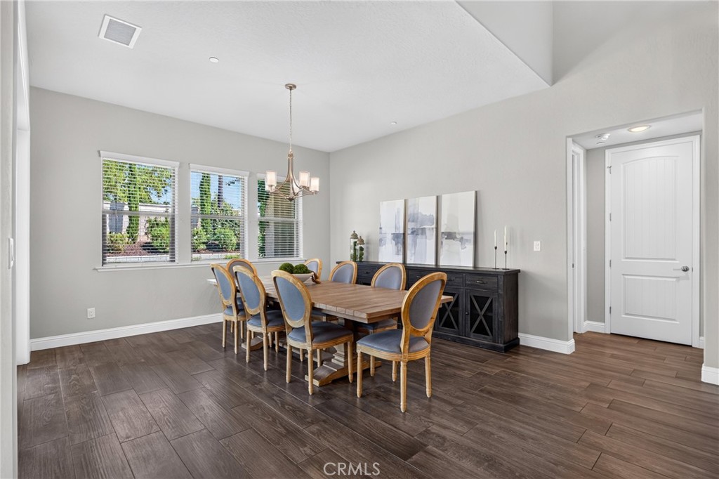 11315 N Via San Toma Dr, Fresno, CA 93730