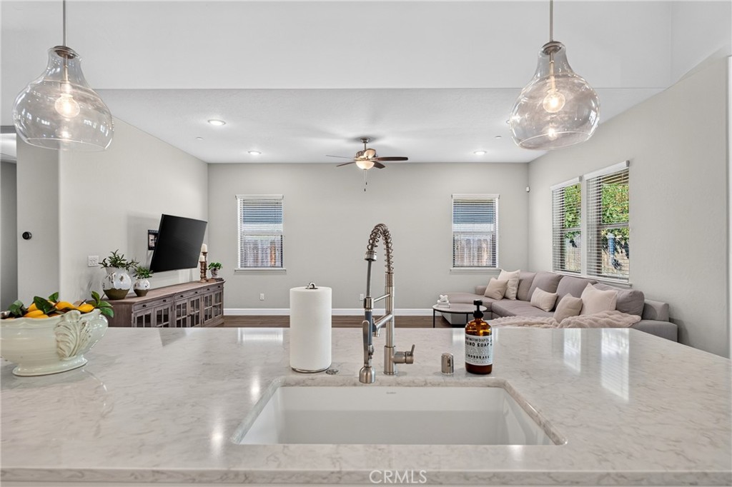 11315 N Via San Toma Dr, Fresno, CA 93730