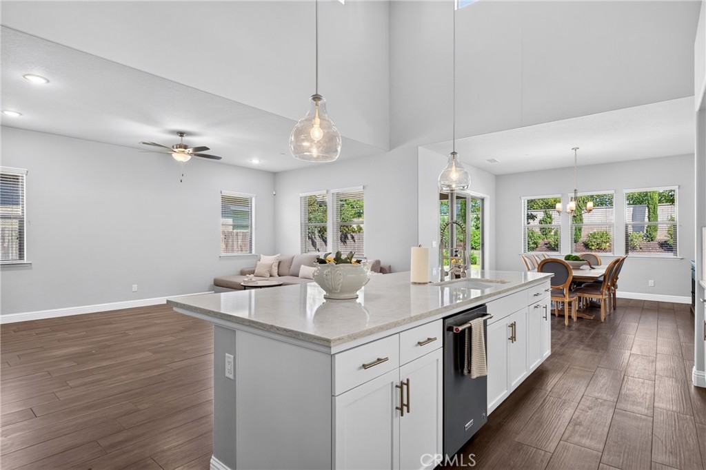 11315 N Via San Toma Dr, Fresno, CA 93730