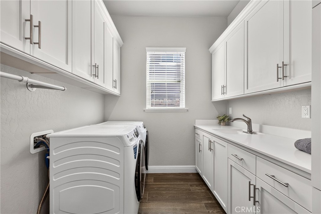 11315 N Via San Toma Dr, Fresno, CA 93730
