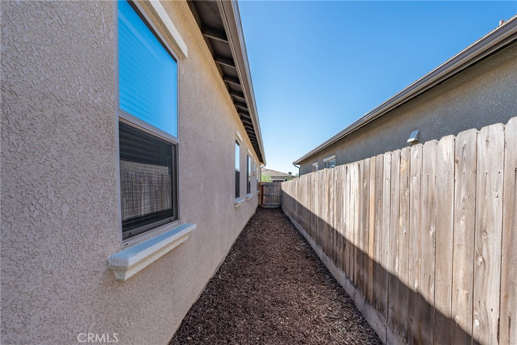 11315 N Via San Toma Dr, Fresno, CA 93730
