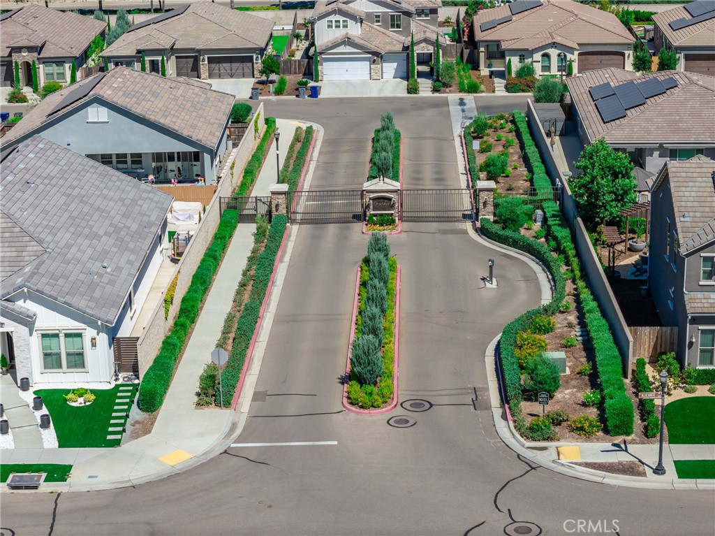 11315 N Via San Toma Dr, Fresno, CA 93730