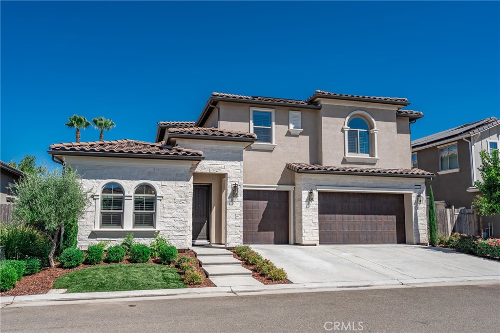 11315 N Via San Toma Dr, Fresno, CA 93730