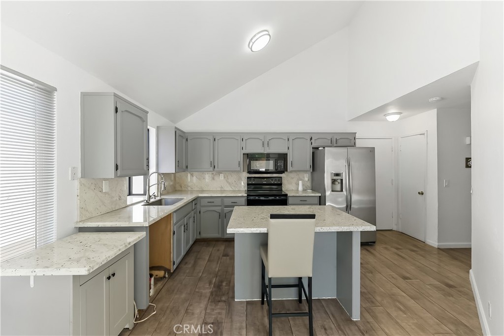 2521 N Selland Ave, Fresno, CA 93722