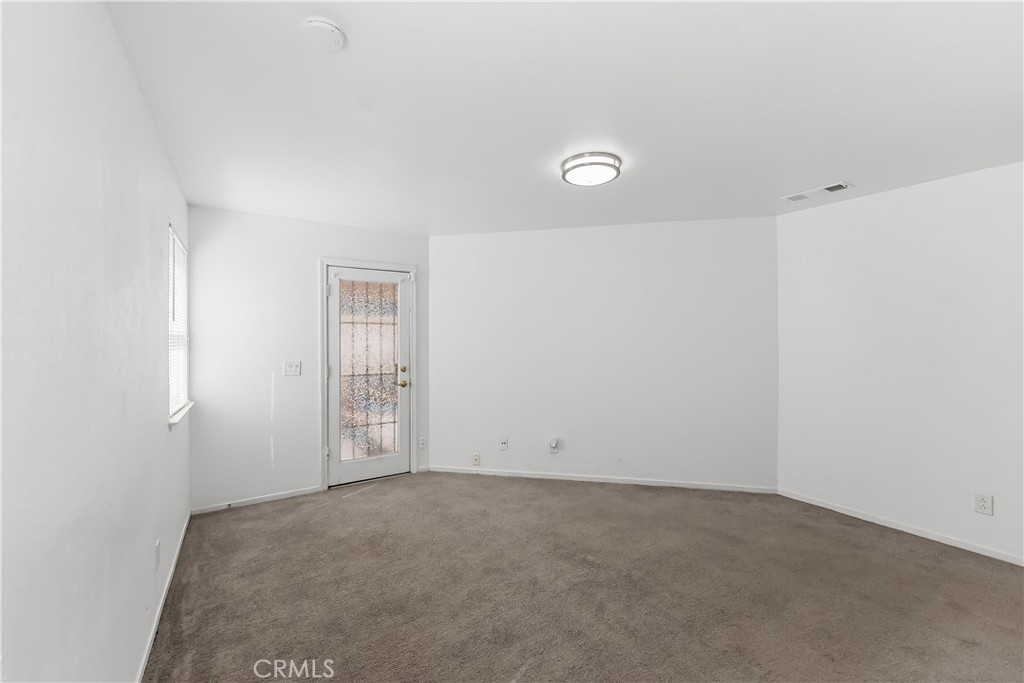 2521 N Selland Ave, Fresno, CA 93722