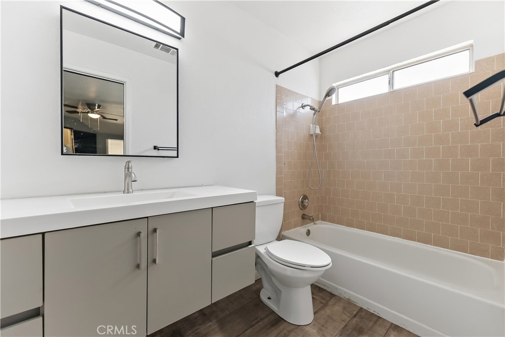 2521 N Selland Ave, Fresno, CA 93722