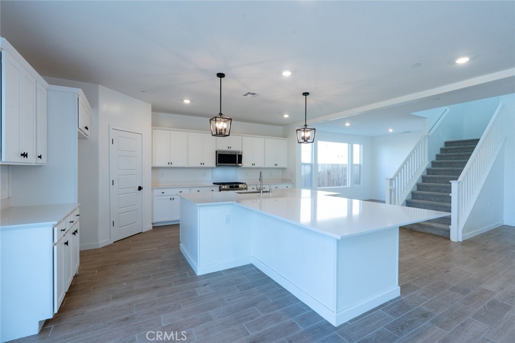1240 S Atlantica, Madera, CA 93636