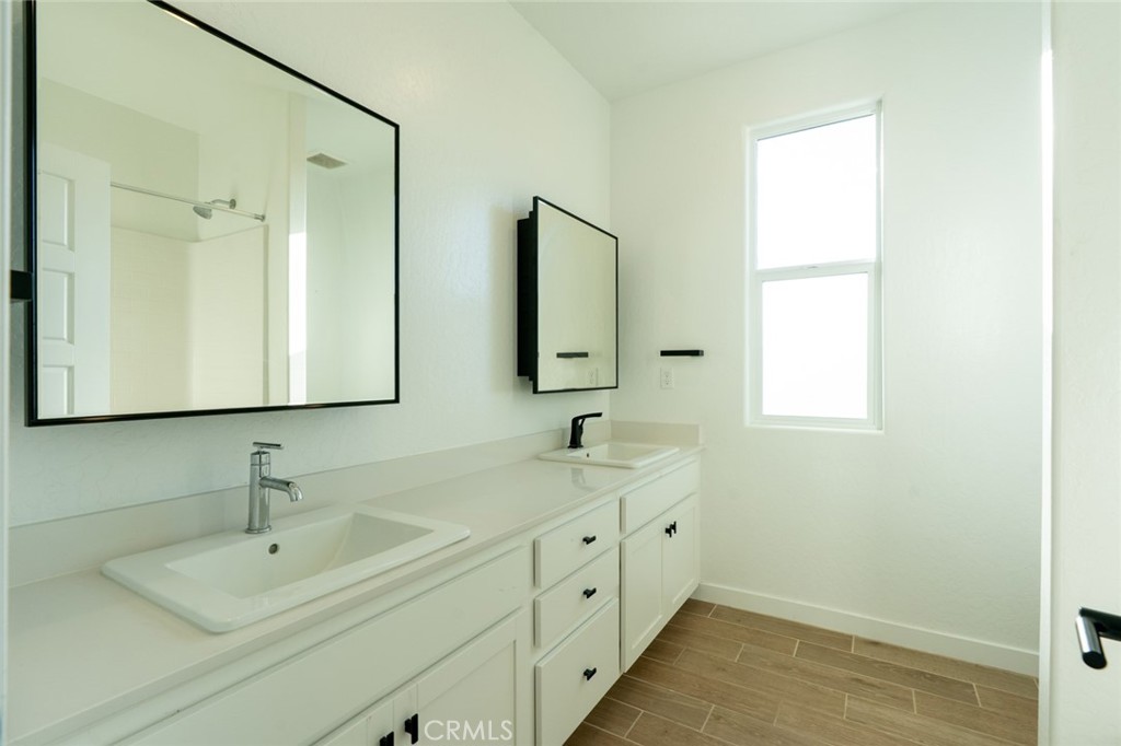 1240 S Atlantica, Madera, CA 93636