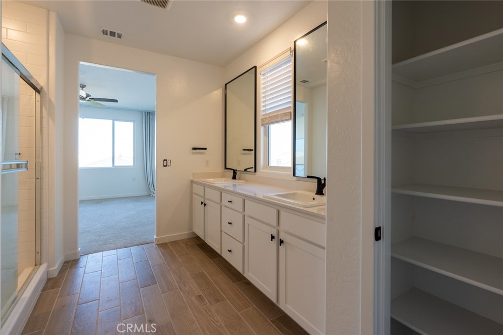 1240 S Atlantica, Madera, CA 93636