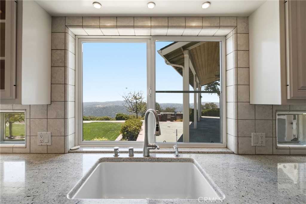 42158 John Muir Dr, Coarsegold, CA 93614