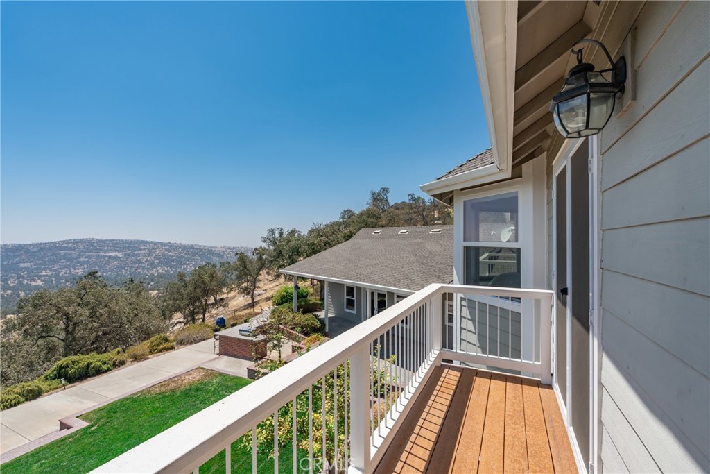 42158 John Muir Dr, Coarsegold, CA 93614