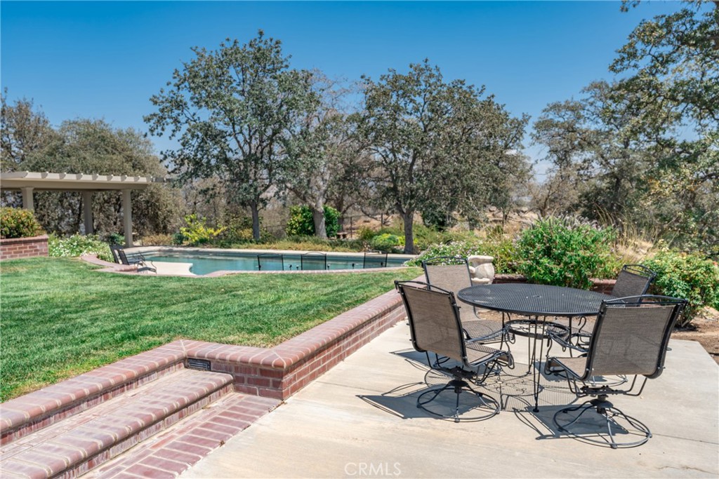 42158 John Muir Dr, Coarsegold, CA 93614