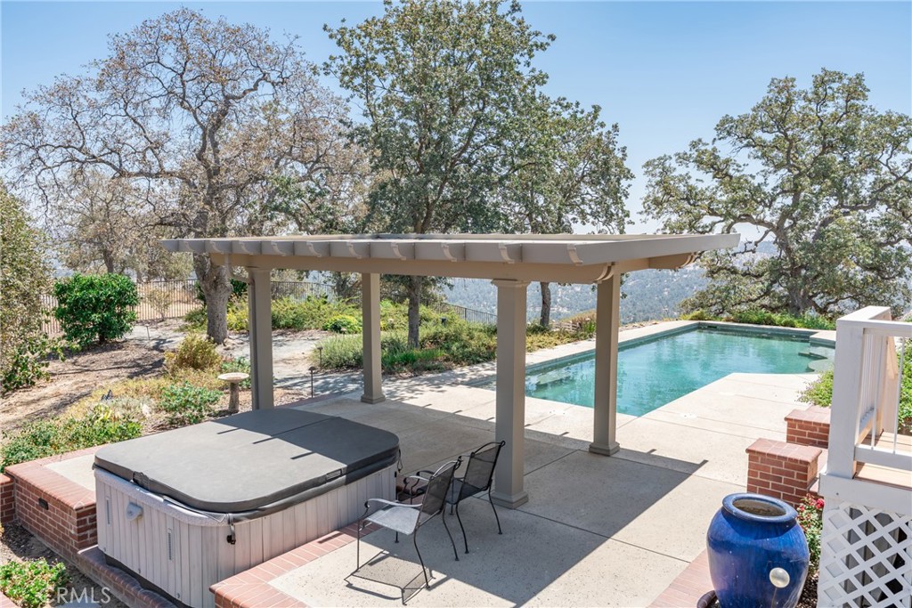 42158 John Muir Dr, Coarsegold, CA 93614
