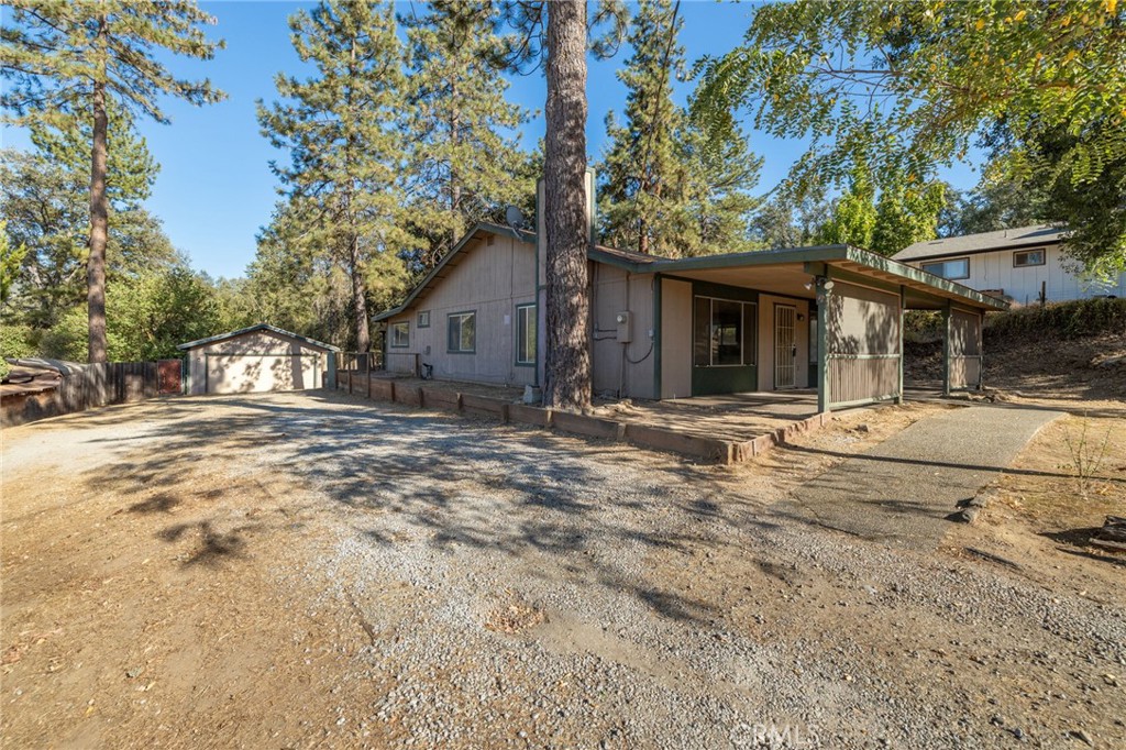 49832 Pierce, Oakhurst, CA 93644