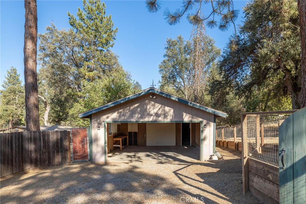 49832 Pierce, Oakhurst, CA 93644