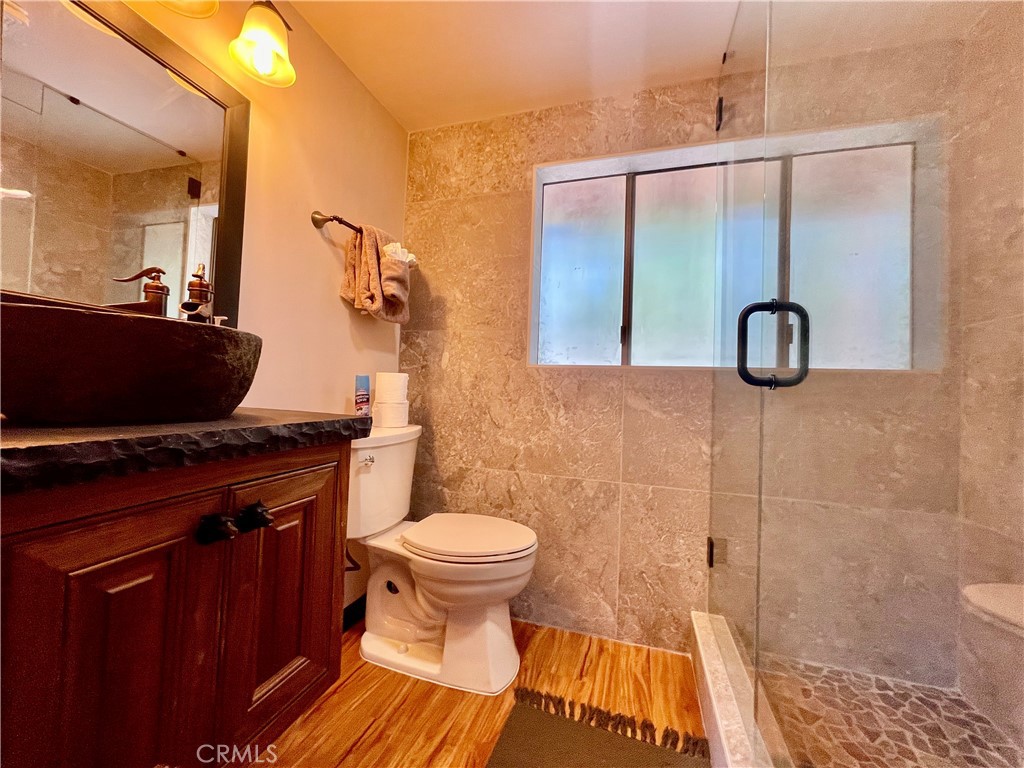 38954 Lake Point Ct, Bass Lake, CA 93604