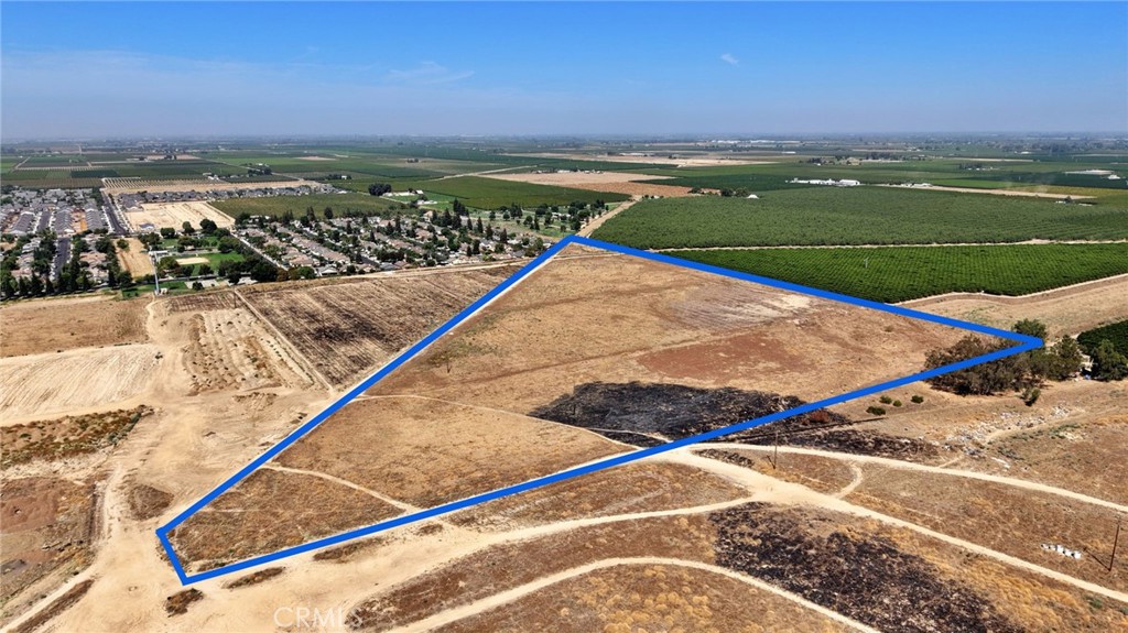 28 E South Ave, Parlier, CA 93648
