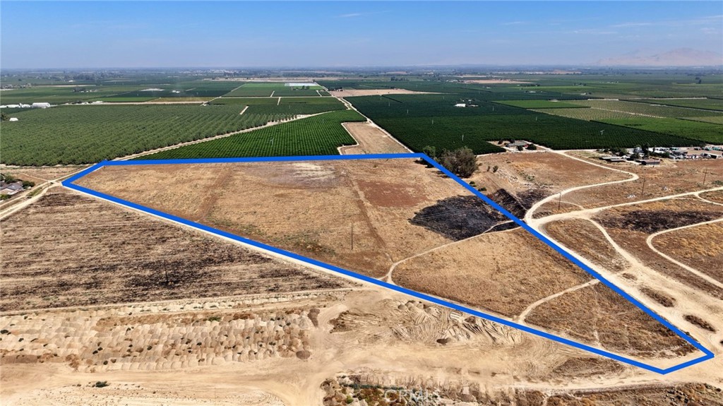 28 E South Ave, Parlier, CA 93648