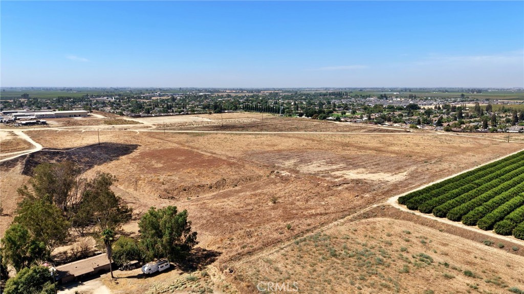 28 E South Ave, Parlier, CA 93648