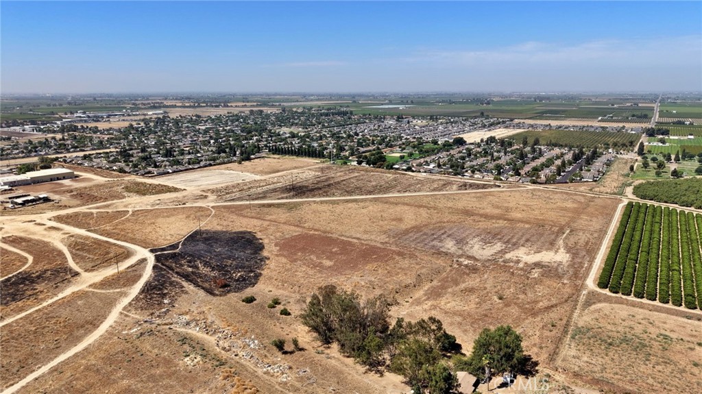 28 E South Ave, Parlier, CA 93648