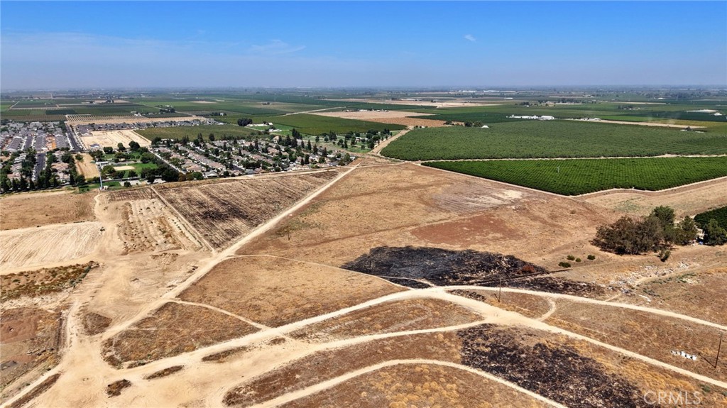28 E South Ave, Parlier, CA 93648