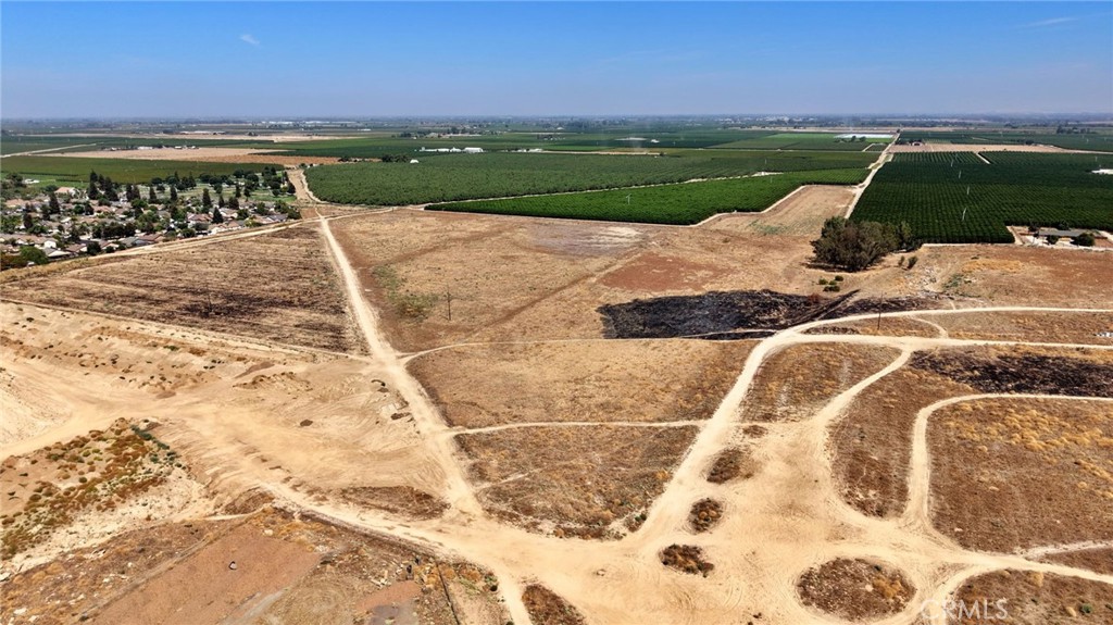 28 E South Ave, Parlier, CA 93648