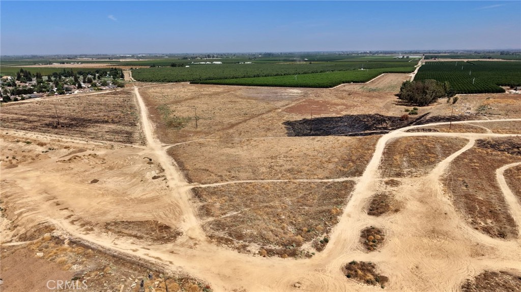 28 E South Ave, Parlier, CA 93648
