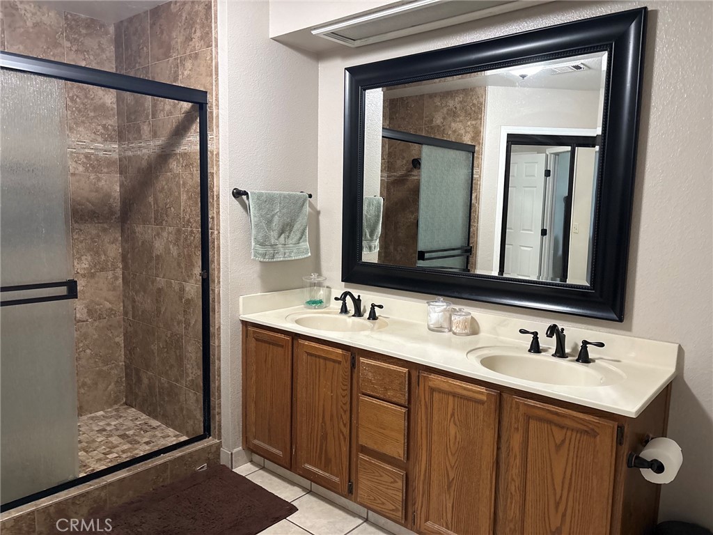 169 Devon Dr, Lemoore, CA 93245