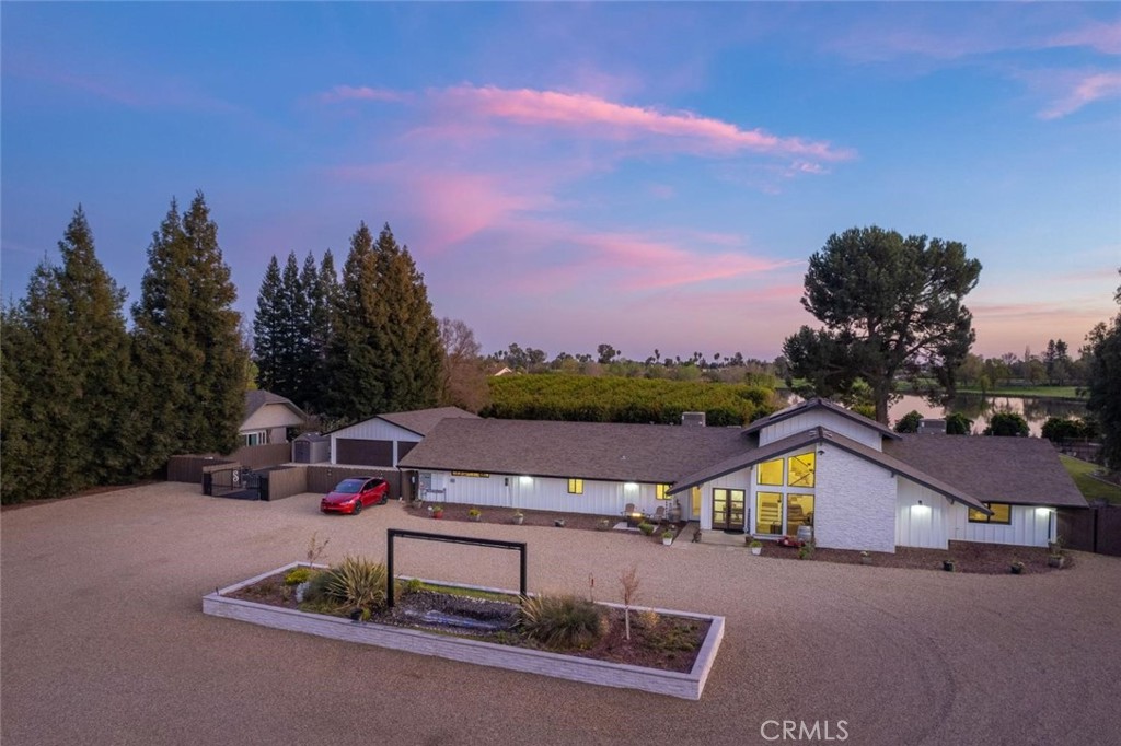 11735 E Santa Ana, Clovis, CA 93619
