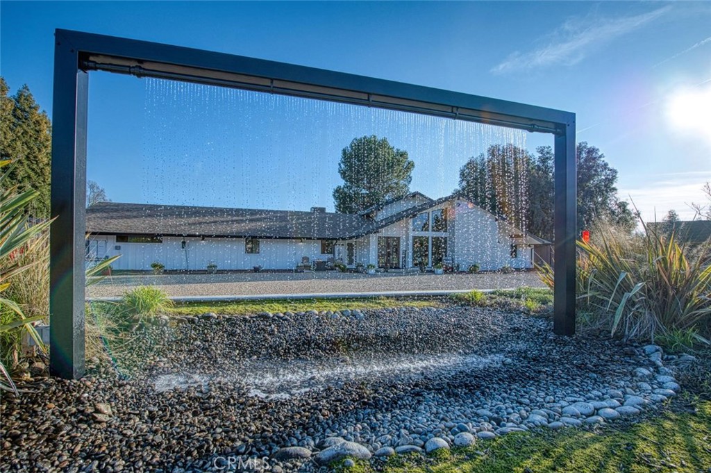 11735 E Santa Ana, Clovis, CA 93619