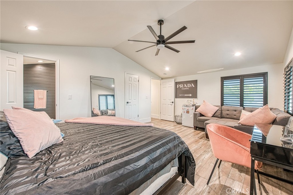 11735 E Santa Ana, Clovis, CA 93619