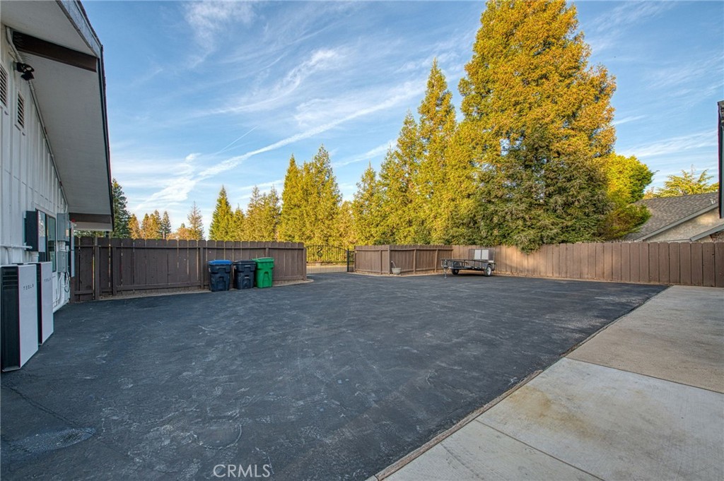 11735 E Santa Ana, Clovis, CA 93619
