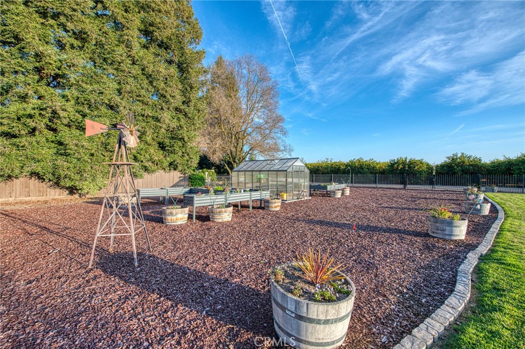 11735 E Santa Ana, Clovis, CA 93619