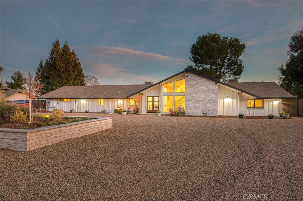 11735 E Santa Ana, Clovis, CA 93619